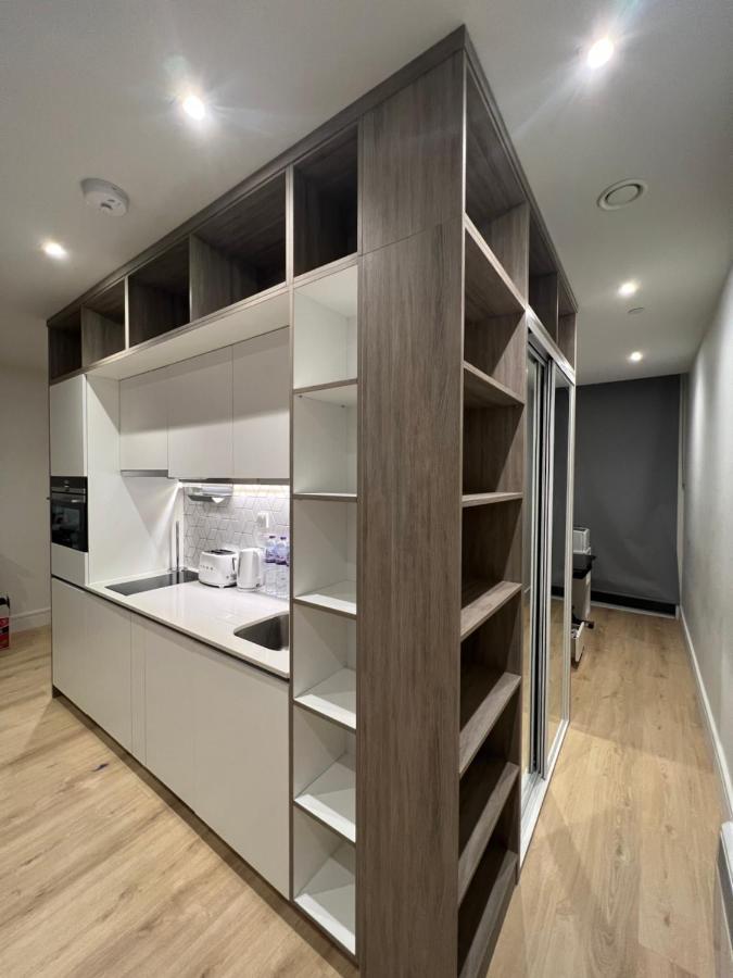 London Heathrow Airport Apartment Voyager House Terminal 12345 - Ev Electric And Parking Available Хилингдън Екстериор снимка