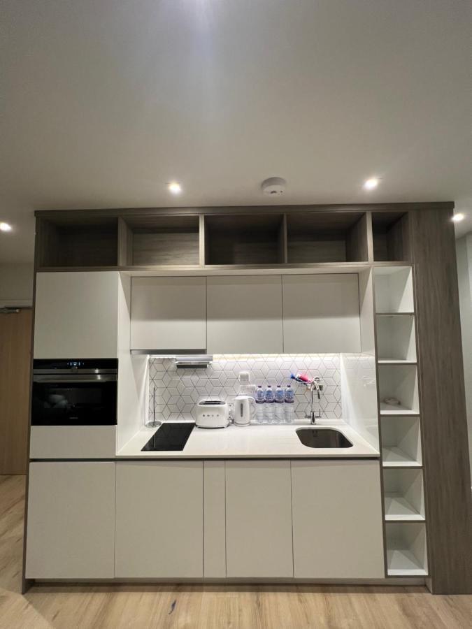 London Heathrow Airport Apartment Voyager House Terminal 12345 - Ev Electric And Parking Available Хилингдън Екстериор снимка