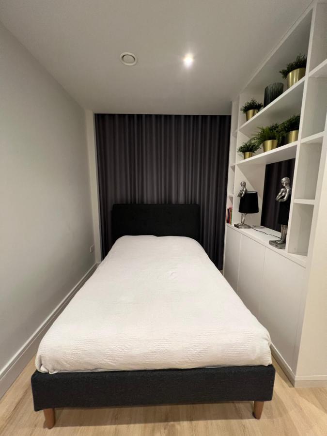 London Heathrow Airport Apartment Voyager House Terminal 12345 - Ev Electric And Parking Available Хилингдън Екстериор снимка