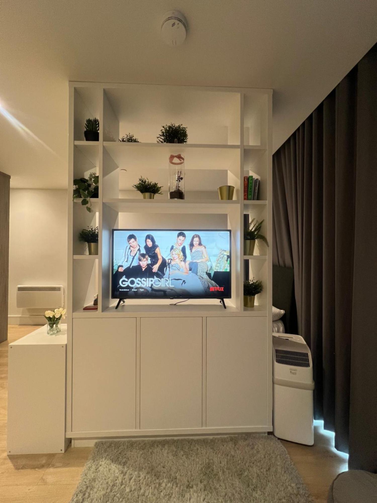 London Heathrow Airport Apartment Voyager House Terminal 12345 - Ev Electric And Parking Available Хилингдън Екстериор снимка
